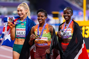 Faith Kipyegon, Dorcus Ewoi and Jessica Hull