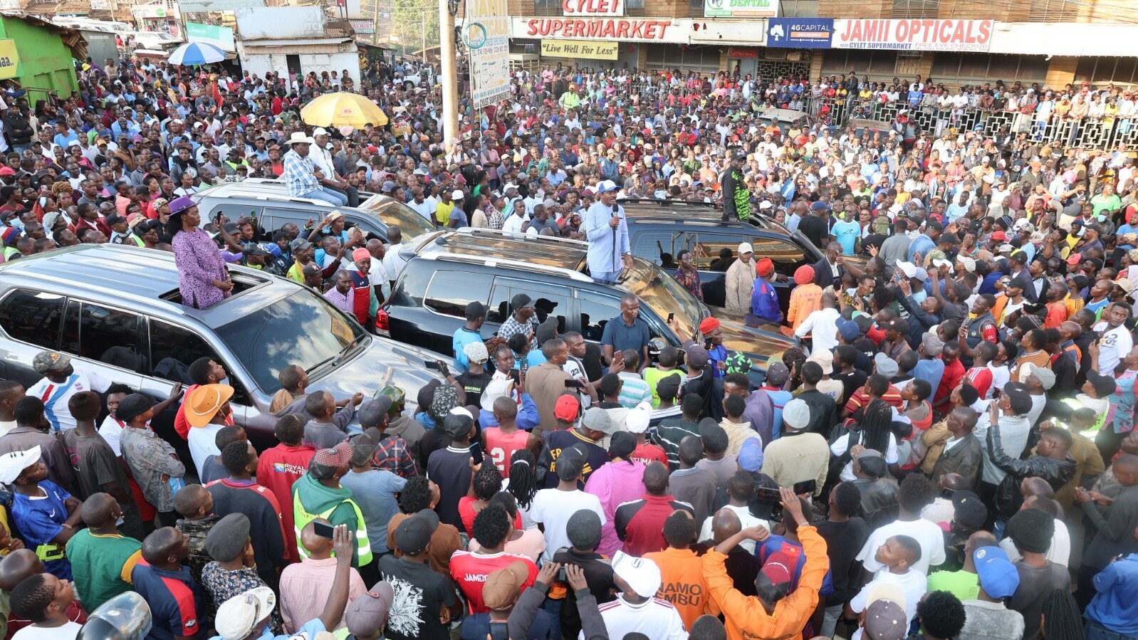 Kalonzo Musyoka of Wiper Patriotic Front addressing a political rally at Runyenjes, Embu County