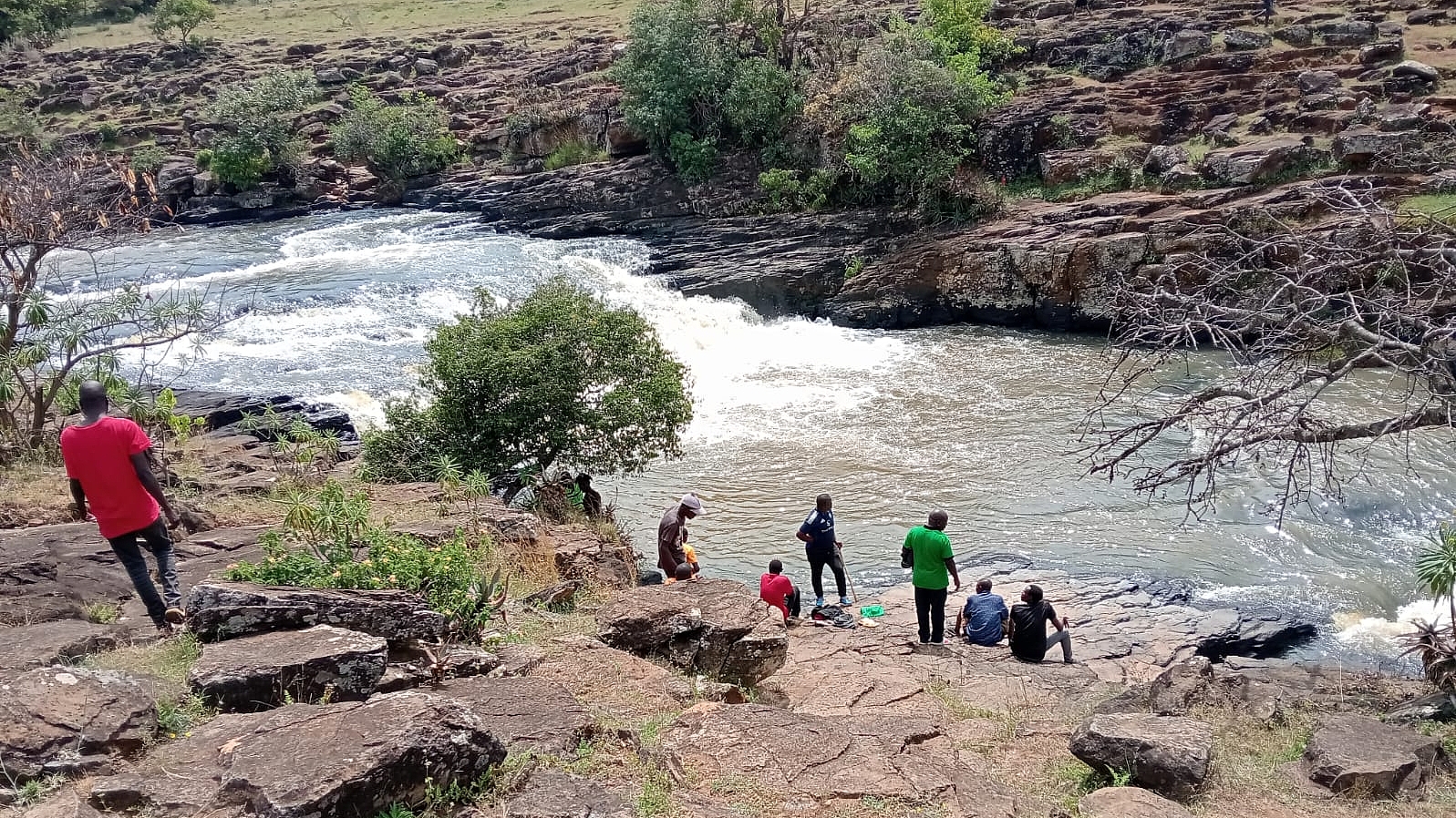Officers from the Uasin Gishu County Fire and Rescue Missions Department and locals of Soy search for the body of a 23-year-old man who drowned.